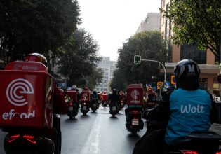 Διανομείς: Μοτοπορείες σε όλη τη χώρα και 24ωρη απεργία για τα «μεροκάματα του τρόμου»