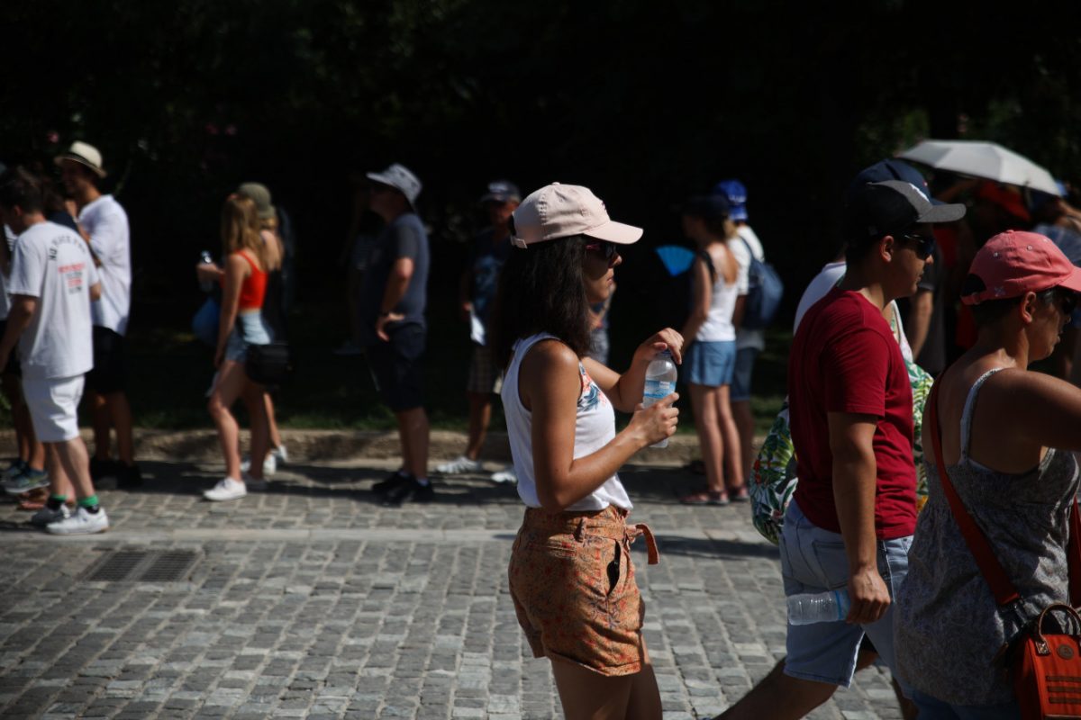 Γιατί μειώθηκαν οι τουριστικές εισπράξεις και τον Αύγουστο