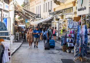 Τουρισμός: Πάτησαν… γκάζι οι αφίξεις τον Αύγουστο αλλά μειώθηκαν οι ταξιδιωτικές εισπράξεις