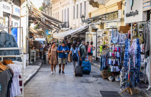 Τουρισμός: Πάτησαν… γκάζι οι αφίξεις τον Αύγουστο αλλά μειώθηκαν οι ταξιδιωτικές εισπράξεις