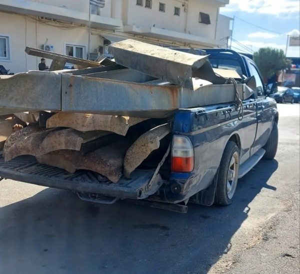 Αφαιρούσαν μεταλλικά αντικείμενα από τις γραμμές του τρένου στον Ασπρόπυργο – Τους βοηθούσε εργαζόμενος