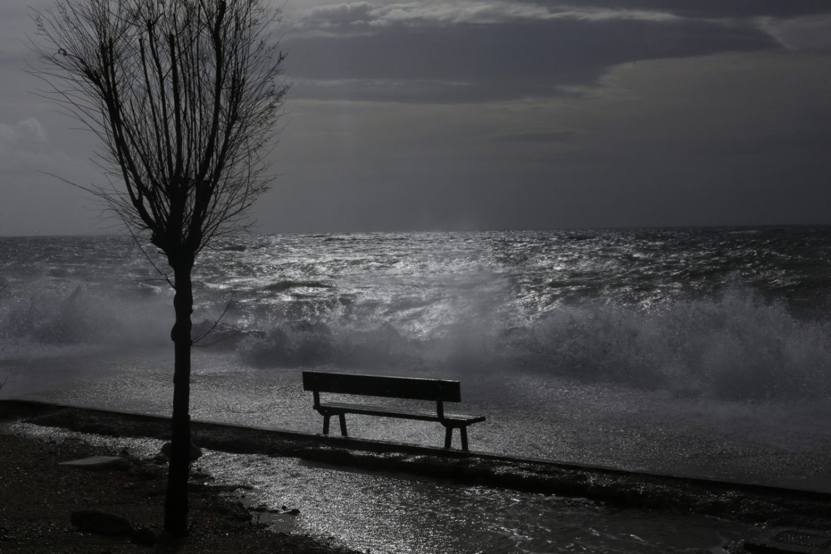 Η κακοκαιρία Alexandros θα κρατήσει για 30 ώρες. 