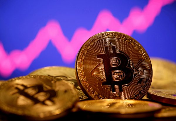 Το bitcoin ξεπέρασε τα 90.000 δολάρια – «Χρυσή εποχή» στα crypto μετά την εκλογή Τραμπ