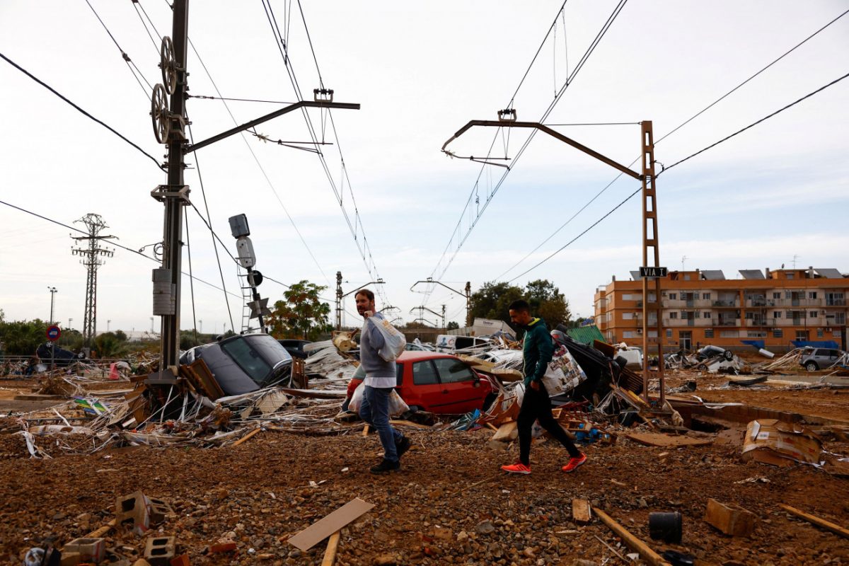 Πλημμύρες στην Ισπανία: Συγκλονιστικά φωτογραφικά καρέ από την επόμενη ημέρα στη Βαλένθια