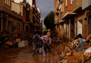 Πλημμύρες στην Ισπανία: Συνολικά 7.500 στρατιώτες αναπτύσσονται στις περιοχές που επλήγησαν