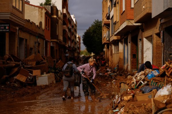 Πλημμύρες στην Ισπανία: Συνολικά 7.500 στρατιώτες αναπτύσσονται στις περιοχές που επλήγησαν