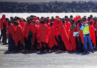 Ισπανία: Νομιμοποίηση 300.000 μεταναστών ως εργατικό δυναμικό