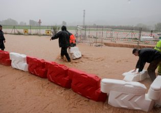 Ισπανία: Καταρρακτώδεις βροχές παρέλυσαν τη Μάλαγα – Σε κόκκινο συναγερμό ξανά η πολύπαθη Βαλένθια