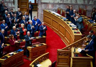 Μητσοτάκης σε ΠΑΣΟΚ στη Βουλή: Θέλετε να αντικαταστήσετε τον ΣΥΡΙΖΑ ακόμη και στα λάθη του