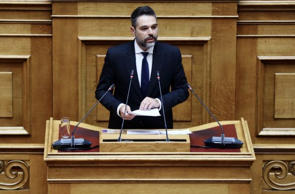 Σαρακιώτης: Έφυγα από τον ΣΥΡΙΖΑ γιατί δεν μπορούσα να υποκρίνομαι – Παραμένω ανεξάρτητος βουλευτής