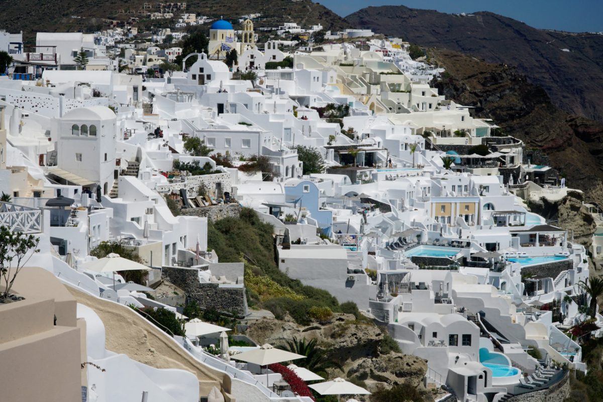 Πώς (και τι) θα χτίζεις σε Μύκονο και Σαντορίνη