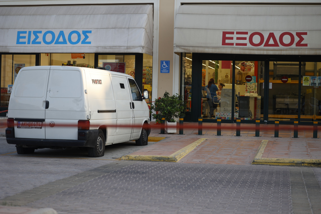 Πήραν προθεσμία οι έξι συλληφθέντες για τη ληστεία της χρηματαποστολής στο Λαύριο