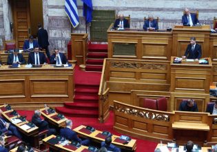 Το ΠΑΣΟΚ χτυπά την «επικίνδυνη για το ΕΣΥ» κυβέρνηση, ακολουθούν τα εργασιακά