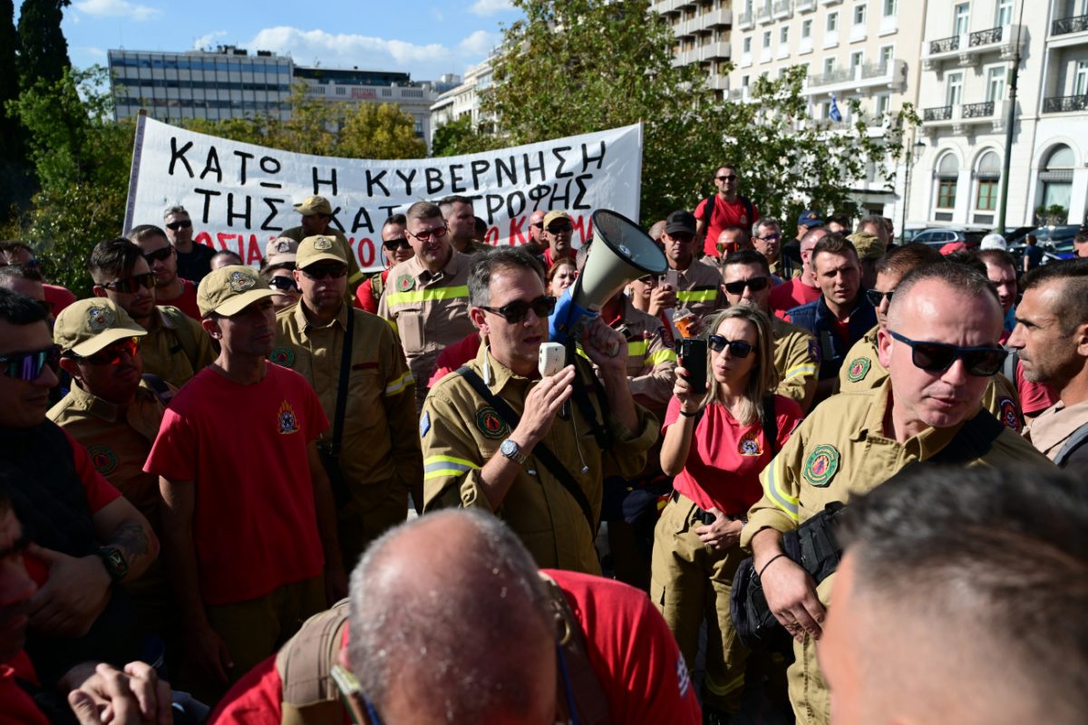 Εποχικοί Πυροσβέστες: Κάλεσμα ΣΥΡΙΖΑ στην προοδευτική αντιπολίτευση για κοινή νομοθετική πρόταση