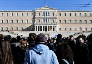 Ώρα δράσης: Το ΠΑΣΟΚ καλείται να μην (ξανά)χαθεί στη μετάφραση και ο ΣΥΡΙΖΑ να αποδείξει ότι αντέχει