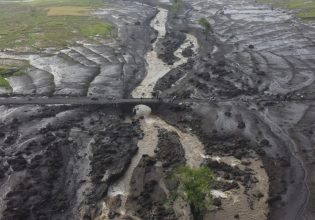 Ινδονησία: Τουλάχιστον 16 νεκροί και 7 αγνοούμενοι από πλημμύρες και κατολισθήσεις στη Σουμάτρα