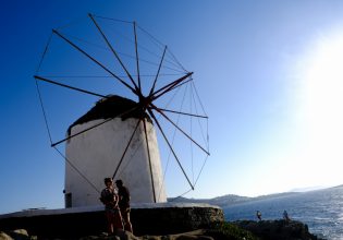 Μύκονος: Μπλόκο σε διεθνείς τουριστικές επενδύσεις