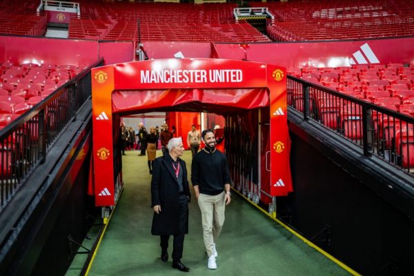 Μπήκε στο «Old Trafford» ο Αμορίμ: «Αυτό είναι το σπίτι σου τώρα» (pics)