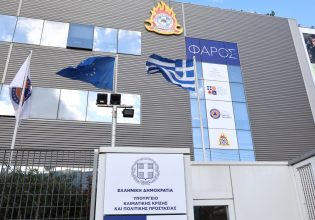 Κικίλιας: Νέος 5ετής διαγωνισμός για τους εποχικούς πυροσβέστες – Τα όρια που αυξάνονται