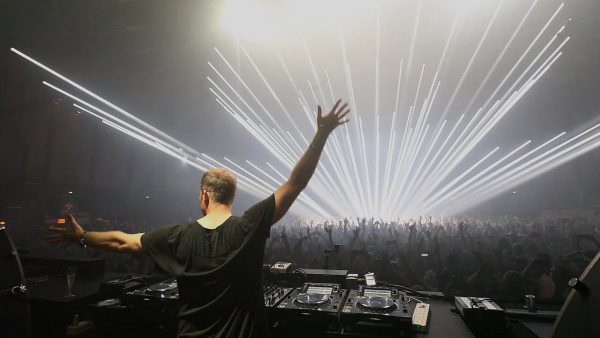 PHOTON: Το underground techno του Ben Klock έρχεται στην Αθήνα