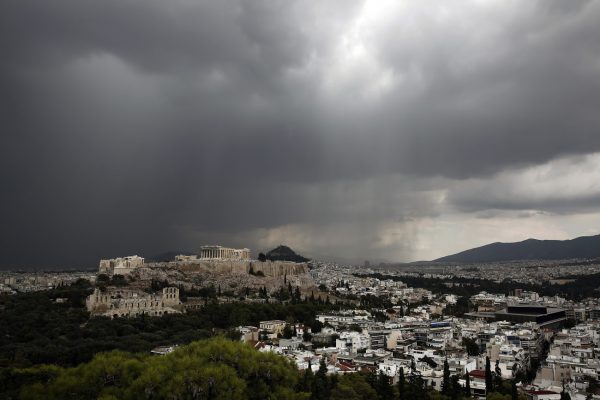 Καιρός: Σε δύο κύματα θα χτυπήσει η κακοκαιρία στην Αττική – Καμπανάκι μετεωρολόγων