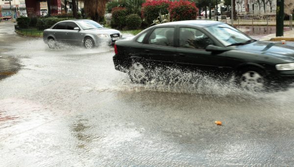 Σε συναγερμό η Κυβέρνηση για την επικείμενη κακοκαιρία – Προειδοποίηση Κικίλια για τις περιοχές με έντονα φαινόμενα