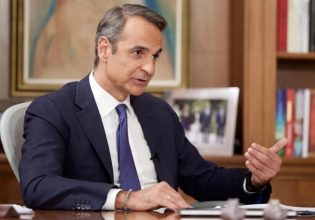 Μητσοτάκης: Δεν υπάρχει θέμα πρόωρων εκλογών – Τι είπε για Σαμαρά, Καραμανλή και Τουρκία