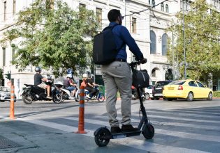 Ηλεκτρικά πατίνια: Αλλαγές φέρνει ο ΚΟΚ – Ποιοι κινδυνεύουν με βαριά «καμπάνα»