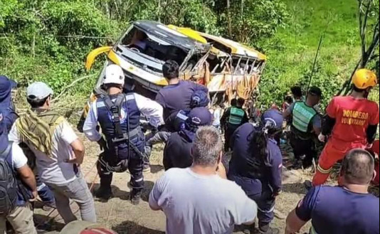 Περού: 11 νεκροί από πτώση λεωφορείου σε χαράδρα – Συμμετείχαν σε σχολική εκδρομή