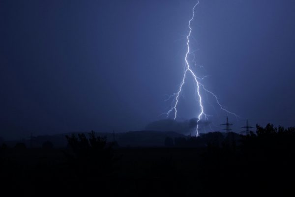 Κεραυνός χτυπά και σκοτώνει ποδοσφαιριστή κατά τη διάρκεια αγώνα στο Περού