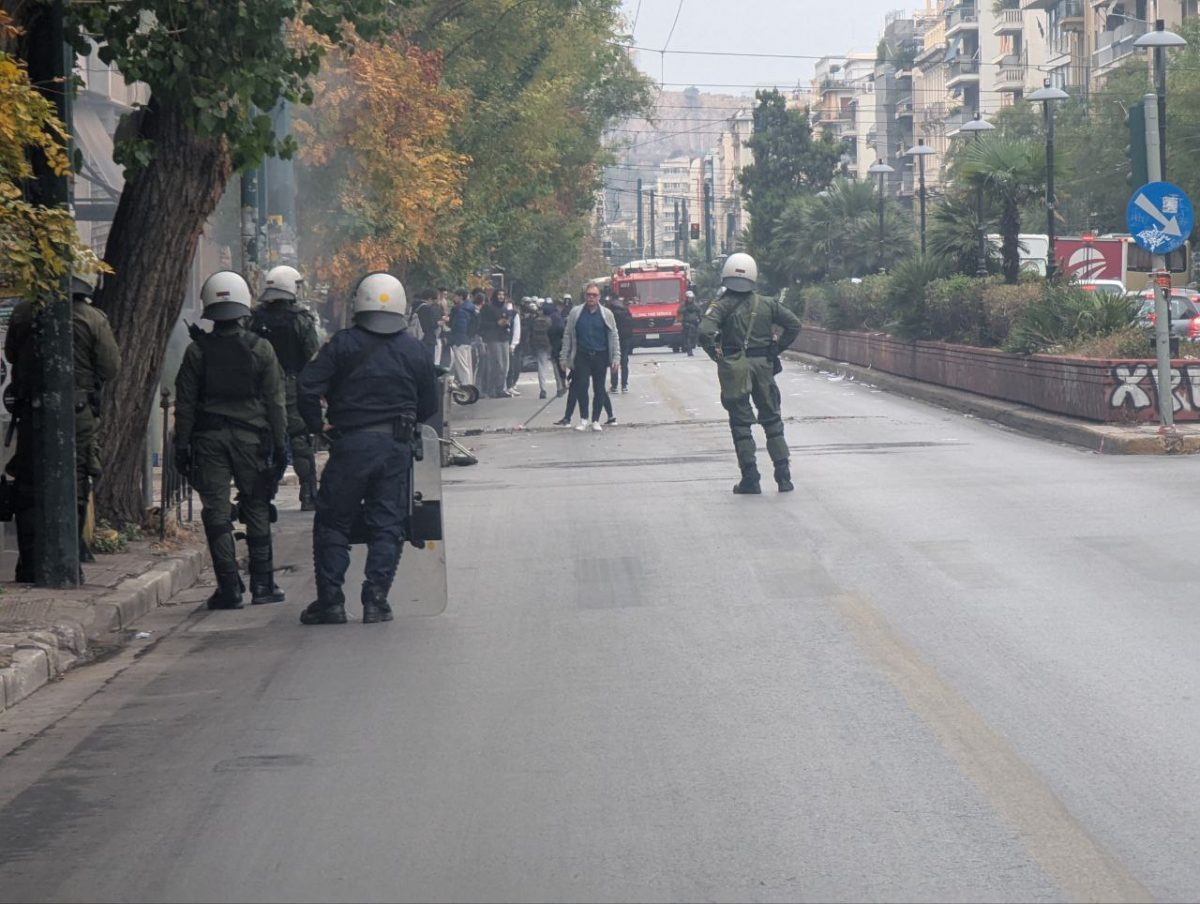 Επεισόδια στην Πατησίων έξω από την ΑΣΟΕΕ