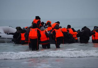 Βρετανία: Ο πρωθυπουργός Στάρμερ λέει ότι έχει ένα σχέδιο για τη μείωση της μετανάστευσης