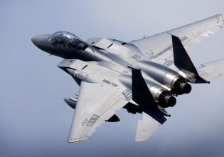 Μέση Ανατολή: Στέλνουν και άλλα F-15 οι ΗΠΑ εν είδει προειδοποίησης στο Ιράν