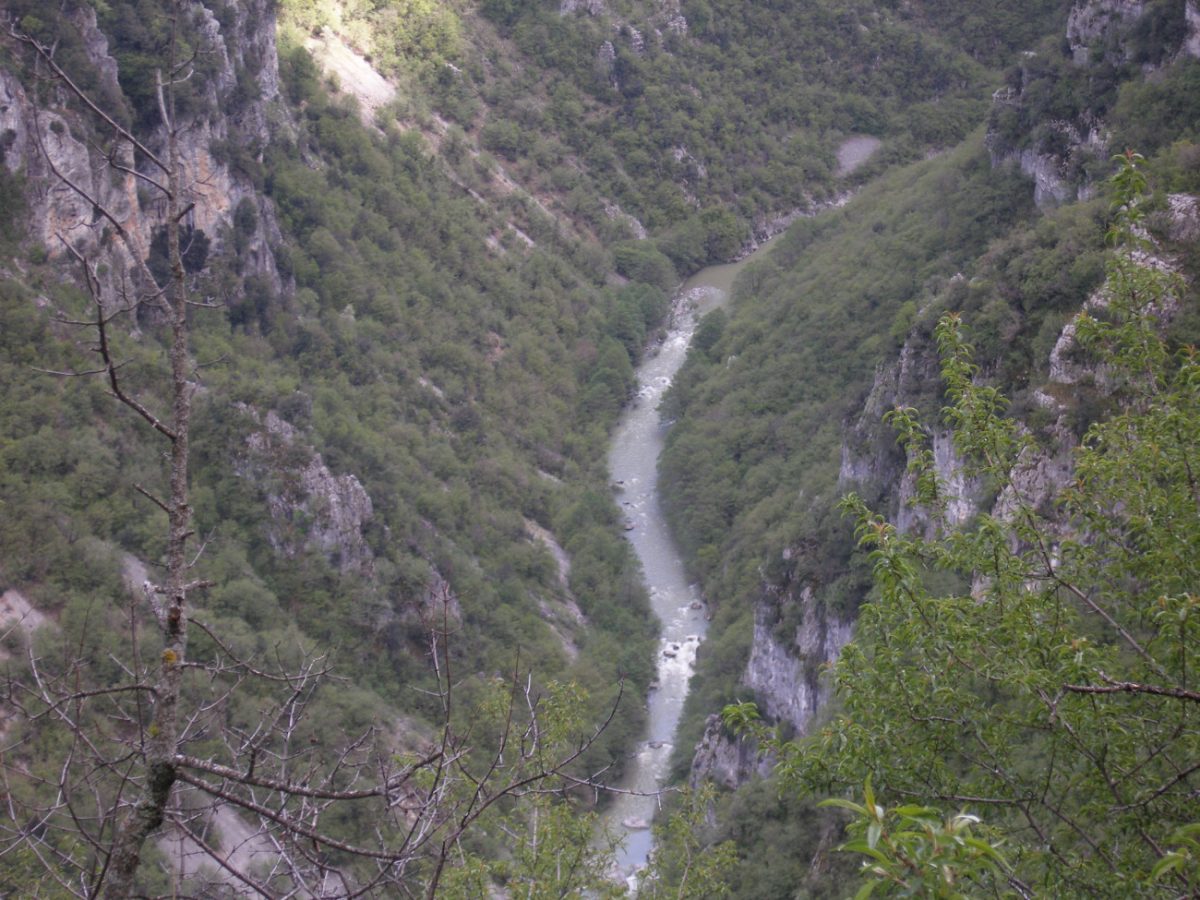 Φαράγγι του Βίκου: Επιχείρηση της ΕΜΑΚ για τη μεταφορά τραυματισμένου πεζοπόρου