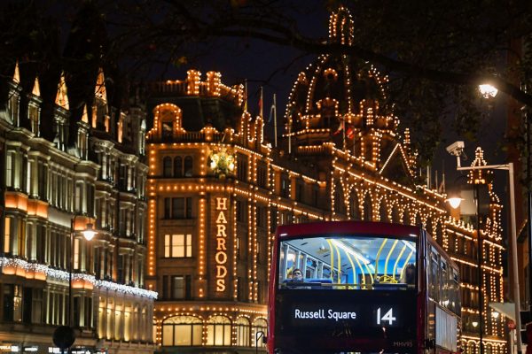 Harrods: Αντιδράσεις προκαλεί μια απίθανη χρέωση στους πελάτες