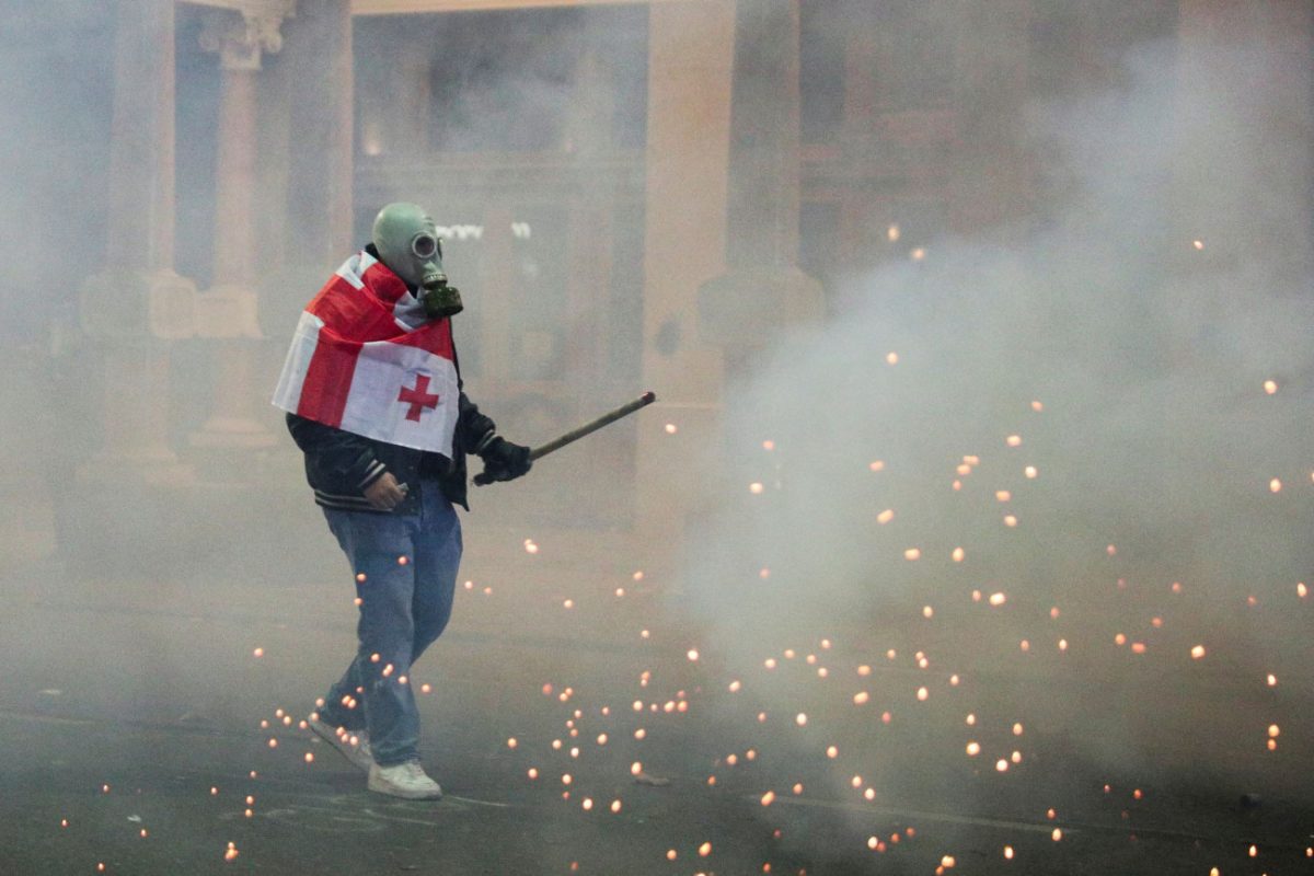 Γεωργία: Είκοσι έξι τραυματίες, κυρίως διαδηλωτές, σε συγκρούσεις τη Δευτέρα το βράδυ