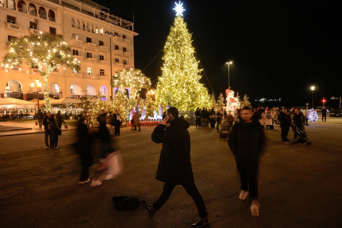 Θεσσαλονίκη: Μουσικό πάρτι και φαντασμαγορικό θέαμα την παραμονή της Πρωτοχρονιάς στο Λευκό Πύργo