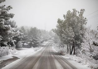 Κικίλιας: Μέτρα για την επικείμενη κακοκαιρία – Απαγόρευση κυκλοφορίας φορτηγών στην εθνική οδό – 112 στην Εύβοια