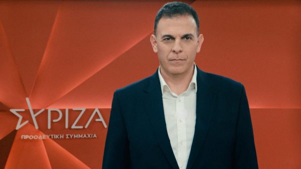 Καραμέρος: Το αγκαλιαστό μπλουζ ΝΔ-ΠΑΣΟΚ δεν λύνει τα προβλήματα – Δεν άγγιξε τα τραπεζικά επιτόκια η κυβέρνηση