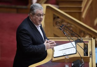 Κουτσούμπας: Όλα όσα οδήγησαν στην τραγωδία των Τεμπών είναι εδώ – Συγκοινωνίες μακριά από τις ράγες του κέρδους