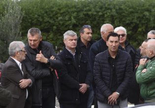 Νίκος Σαργκάνης: Ρίγη συγκίνησης στο τελευταίο αντίο – Όλο το ποδόσφαιρο αποχαιρέτησε το «Φάντομ» (pics)