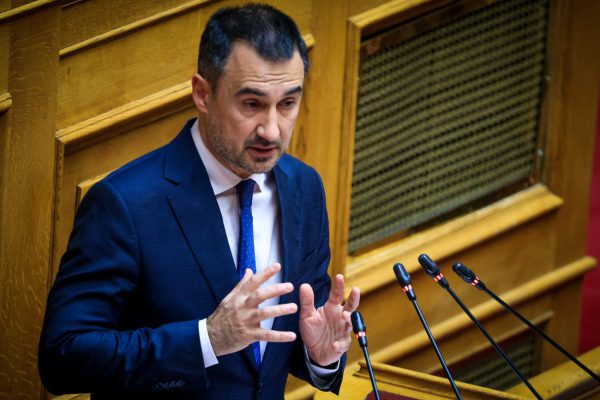 Χαρίτσης: Το ζήτημα δεν είναι να ενωθούμε με τον ΣΥΡΙΖΑ για να ψηφίζουμε υπερεξοπλισμούς