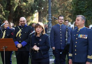 Χριστουγεννιάτικη εκδήλωση στον κήπο του Προεδρικού Μεγάρου, παρουσία Σακελλαροπούλου