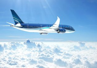 Azerbaijan Airlines: Ανακοίνωσε ότι διακόπτει τις πτήσεις προς επτά ρωσικές πόλεις