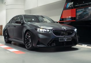 BMW M5: Κατηγορία από μόνη της