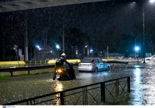 SOS για τα λύματα που βγήκαν στην πλημμυρισμένη Ποσειδώνος – «Όσοι ήρθαν σε επαφή πρέπει να πλυθούν διεξοδικά»