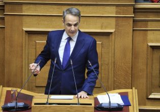 Κυριάκος Μητσοτάκης: Το ΑΕΠ αυξάνεται, το δημόσιο χρέος μειώνεται