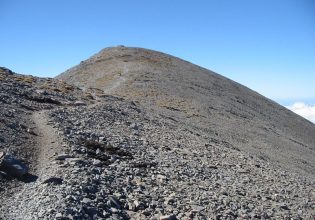 Κρήτη: 5 άτομα παγιδεύτηκαν στον Ψηλορείτη – Μεγάλη επιχείρηση της πυροσβεστικής