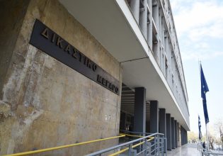 Γνωστός δικηγόρος στη Θεσσαλονίκη συνελήφθη στα δικαστήρια – Πήγε να εισέλθει με όπλο