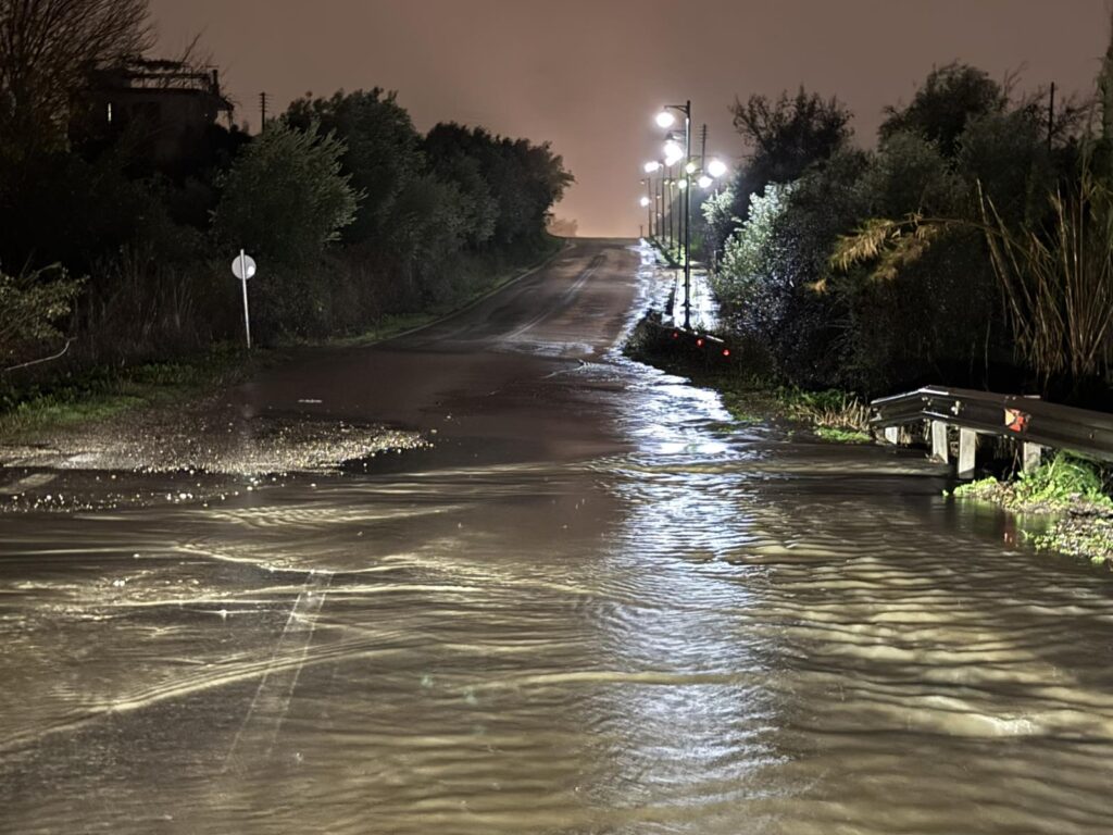 Κακοκαιρία: Σε ποιους δρόμους της Αχαΐας και της Αιτωλοακαρνανίας εντοπίζονται σοβαρά προβλήματα